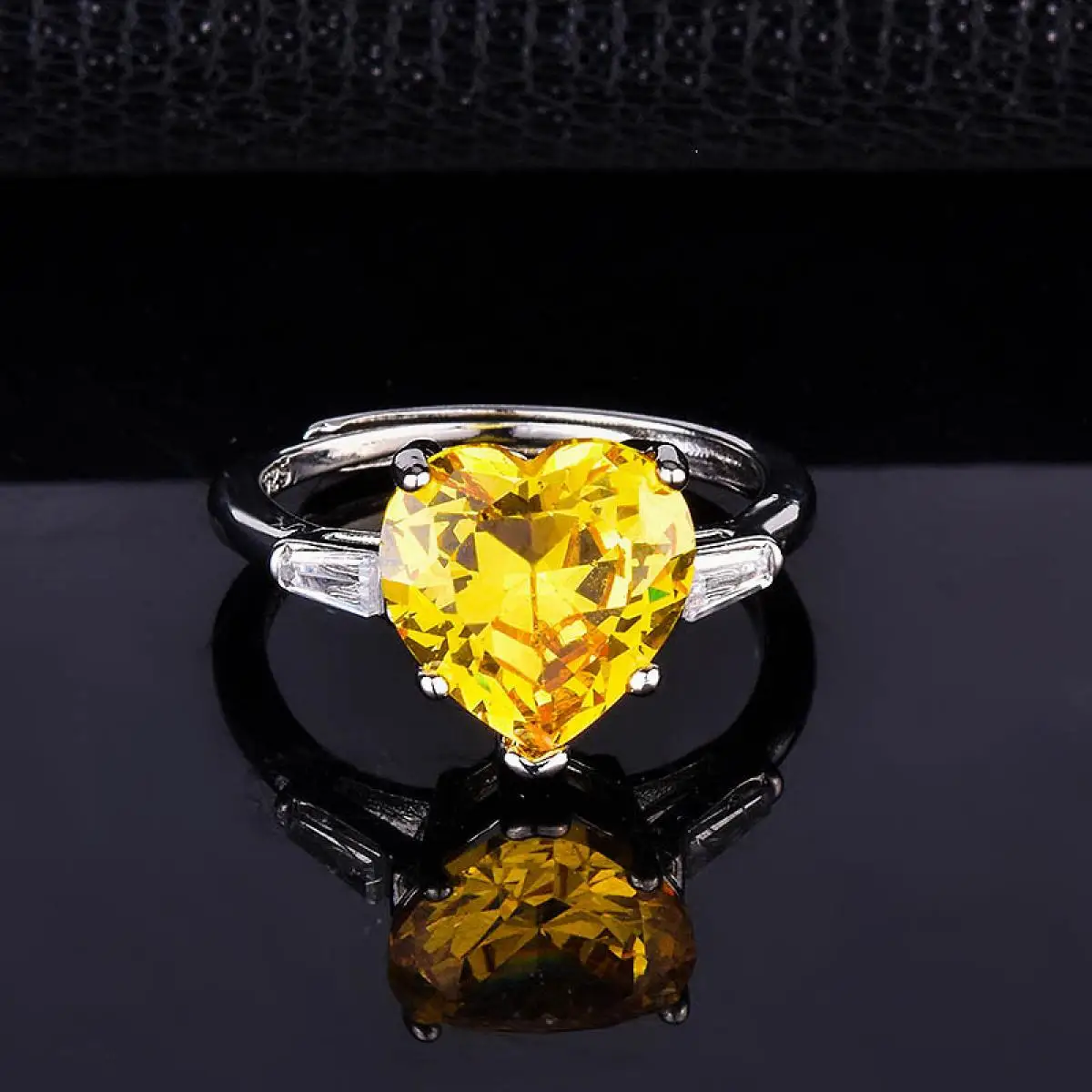 

Yellow Crystal Stone Ring for Women Engagement Wedding Statement Ring Love Heart Shaped Sterling 925 Silver Color Fine Jewelry