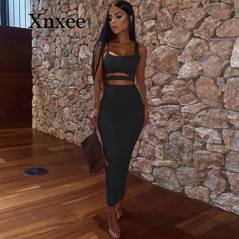 Женский костюм с юбкой и укороченным топом комплект из двух предметов