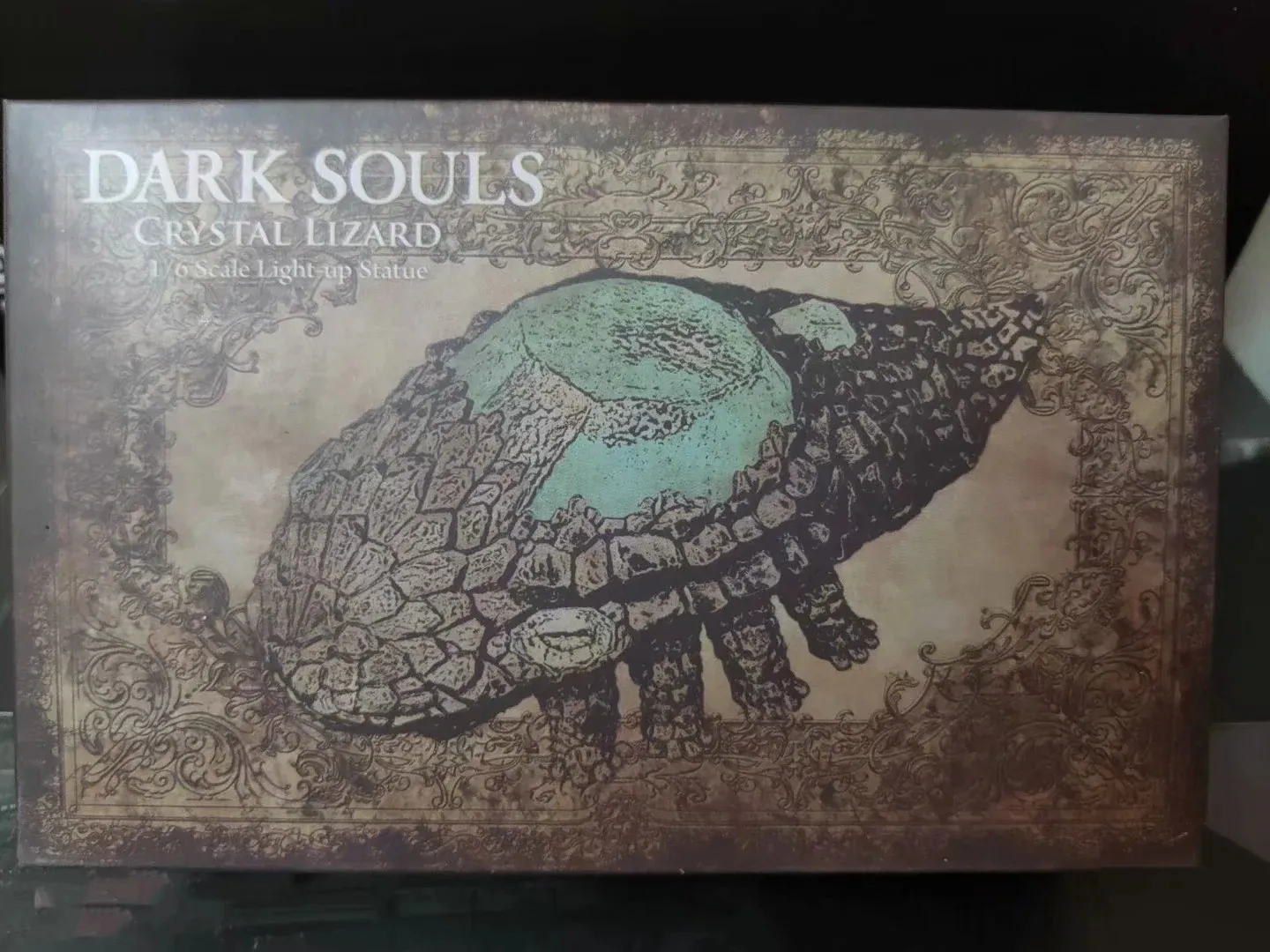 

Anime Figures Dark Sould Crystal Lizard 1/6 Scale Light Up Toys Decor Home Action Figma Model Collection LED Brinquedos Juguetes