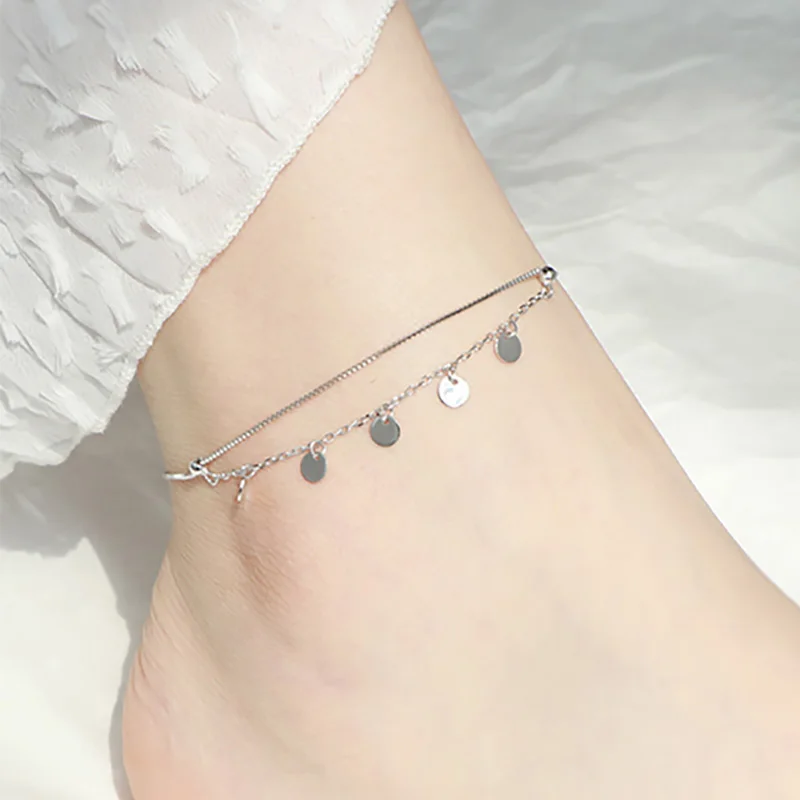 Браслет на ногу женский из серебра 925 пробы с кисточками круглые амулетные