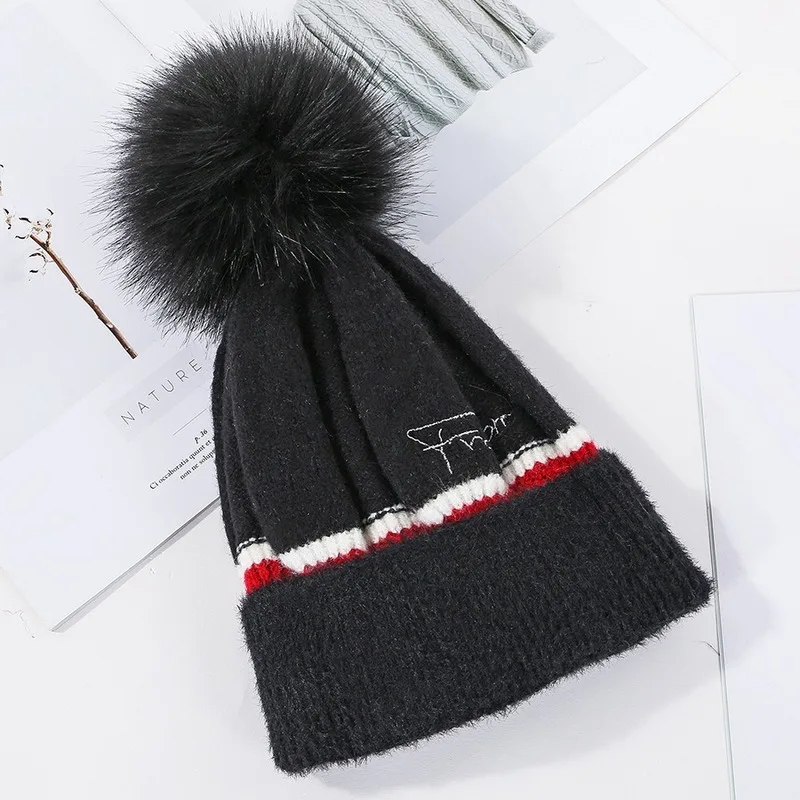 2019 winter plus velvet thick warm knitted sweater hat ladies Japan and South Korea new wild fashion big hair ball wool | Аксессуары для