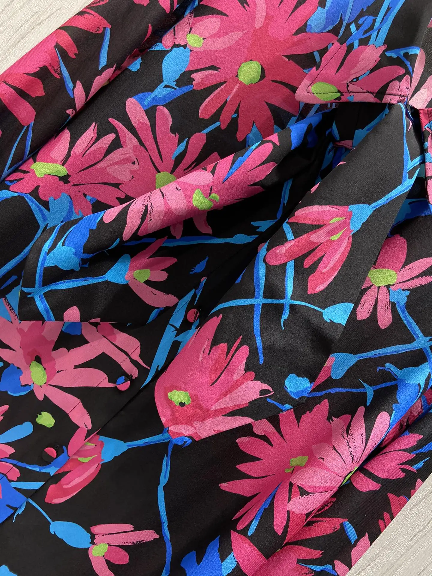 

2021 new ladies fashion long-sleeved sexy retro knotted printed silk shirt 0308