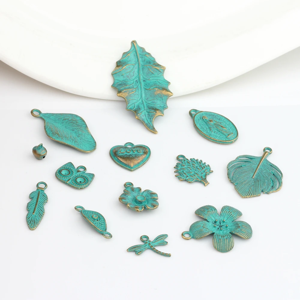 

1Pack/lot Random Mixed Retro Verdigris Patina Plated Zinc Alloy Green Charms Pendants For DIY Jewelry Making Finding Accessories