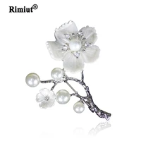 pretty white pearl flower brooch natural shell flower scarf buckle pins wedding party jewelry accessories bridal brooches big