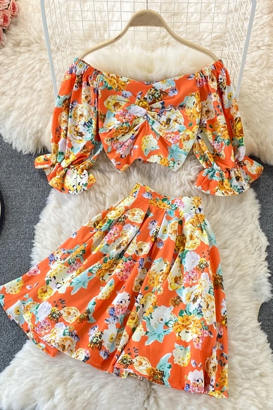 

Printed square neckline exposed clavicle puff sleeve pleated cropped top two-piece suit high waist A-line skirt short skirt