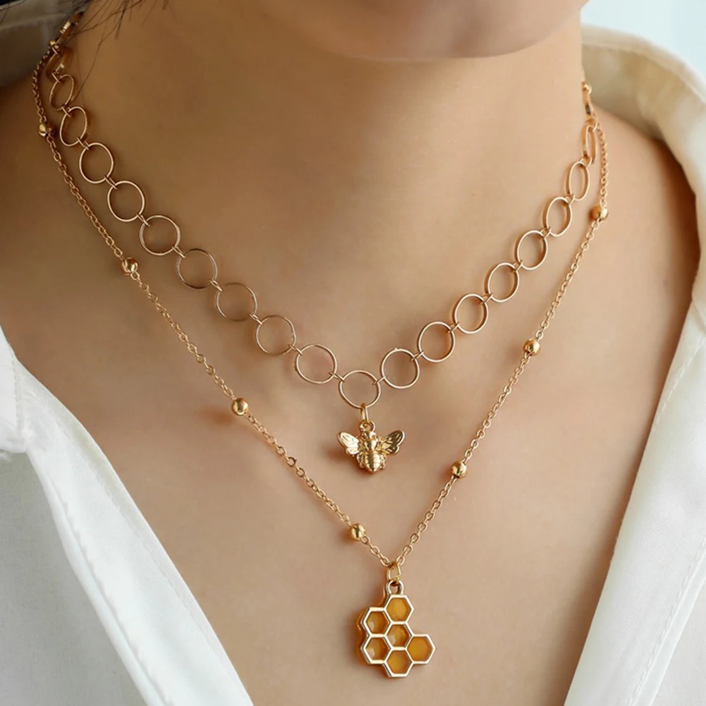 

Fashion Hollow Circle Choker Double Layered Bee Pendant Necklace for Women Travel Street Holiday Statement Jewelry Gift