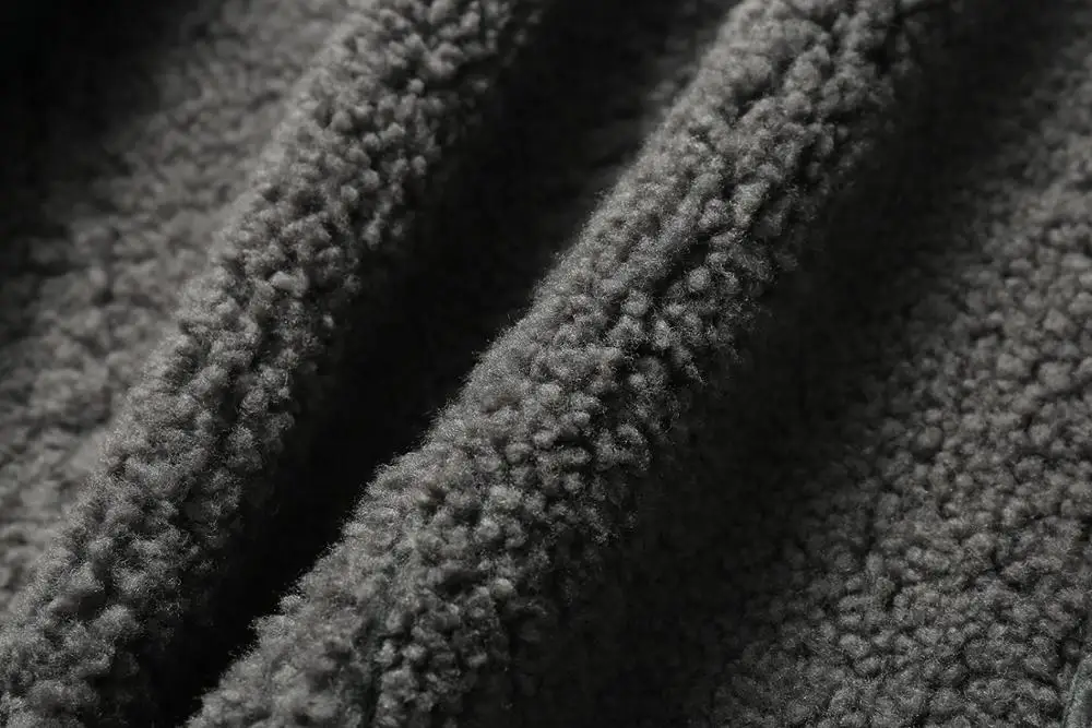 Мужская куртка из натуральной овчины черная с шерстяной подкладкой в стиле