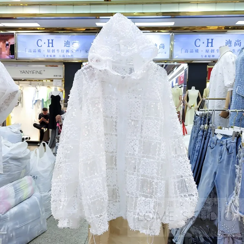 

Женская тонкая куртка средней длины, белая ажурная куртка с капюшоном и блестками, защита от солнца, лето 2021