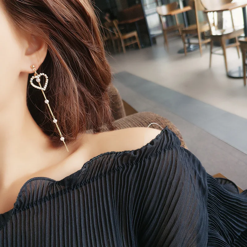 

2021 Trend Jewelry Korean Fashion Summer Fall Gold Heart Earrings for Women long Stud Clip on Earrings Without Ear Hole Jewelry