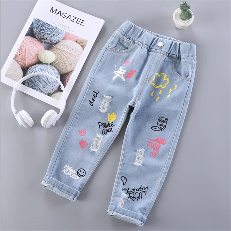 

Girls' Loose Trousers for Summer Children's Clothing Kids Jeans with Cartoon Print are Available in Light Blue and Dark Blue