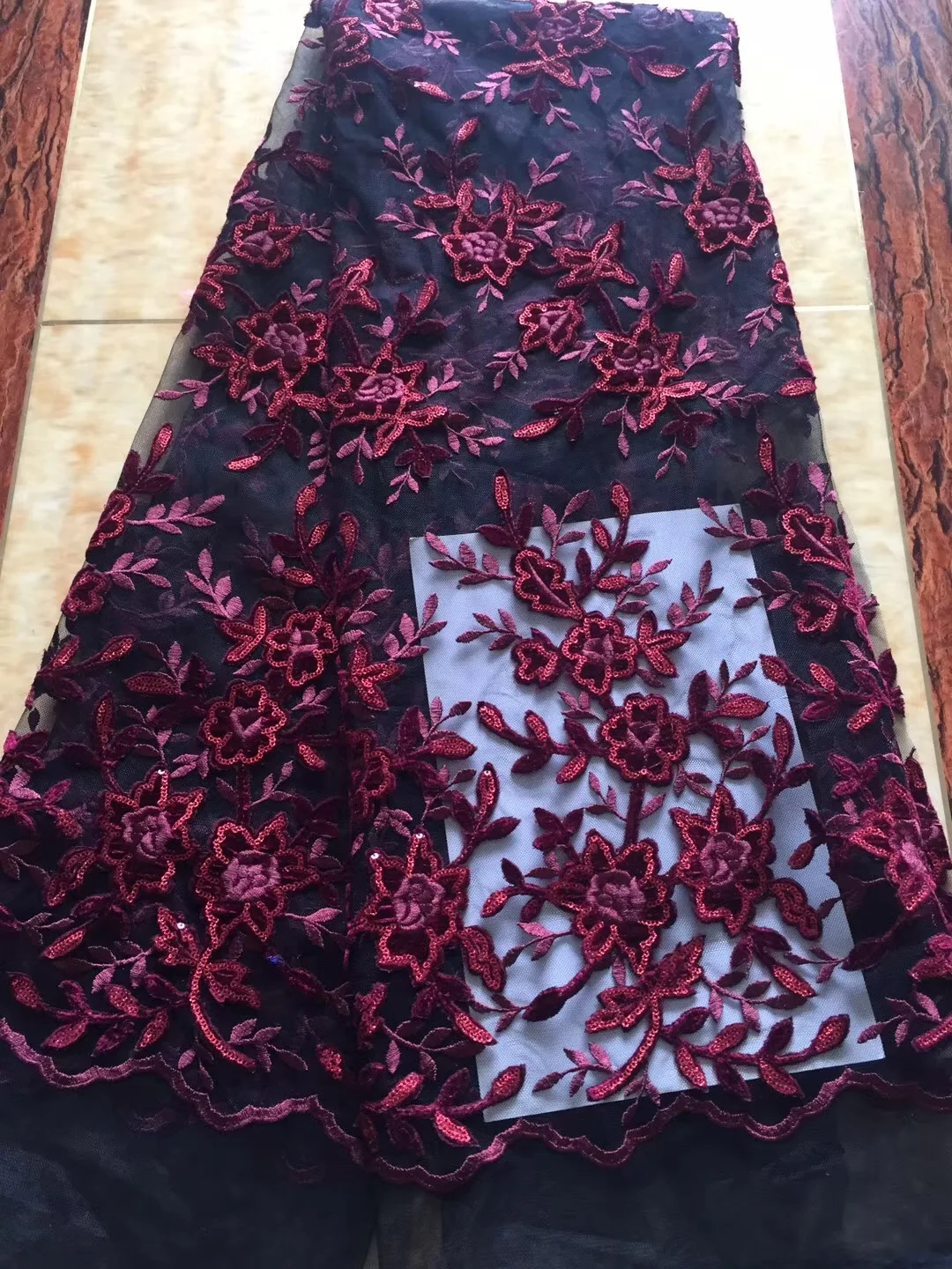 

Уникальный классический ярко розовый цвет Французский кружево вышивка шнуром африканский тюль кружева ткань с маленькими пайетками повто...