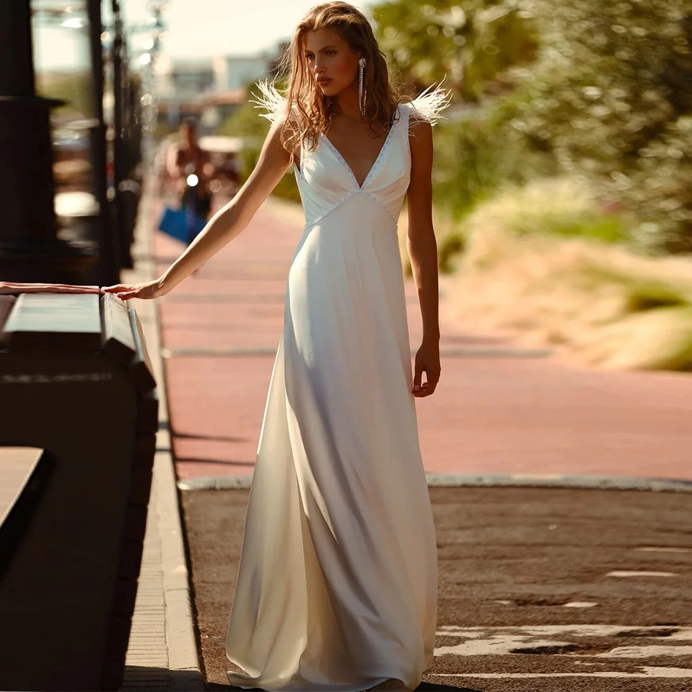 

Feather V-Neck Wedding Dresses for Women Simple Ivory Spaghetti Straps Wedding Gowns A-Line Bead Bride Dress robe de mariée 2021