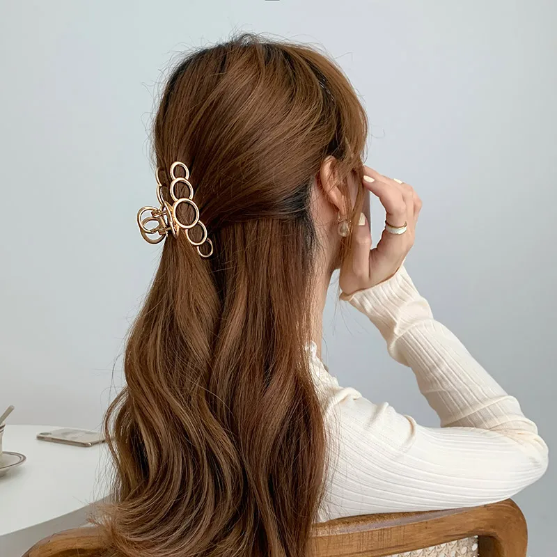 

Пористое кольцо-зажим в Корейском стиле ретро металлик матовый зажим головной убор заколка для волос изящный онлайн авторизатор Ins для мыть...