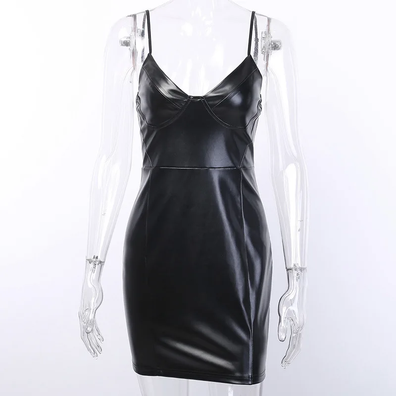 LVINMW Черное мини-платье из искусственной кожи на тонких бретельках с v-образным
