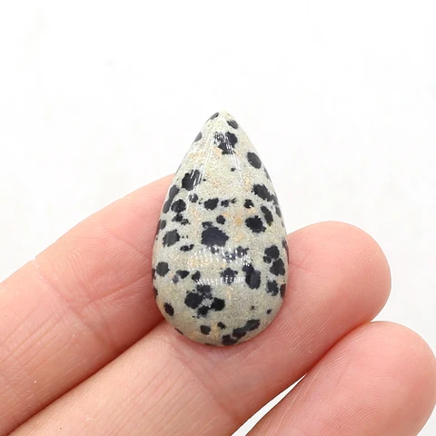 Натуральные полудрагоценные камни в форме капли воды