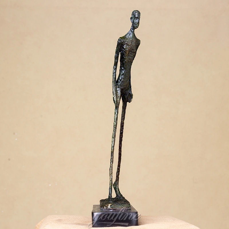 Бронзовая скульптура ходящего мужчины от Giacometti бронзовая винтажная статуя