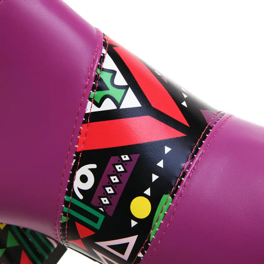 Модные летние туфли QUTAA разноцветные сандалии из искусственной кожи с граффити