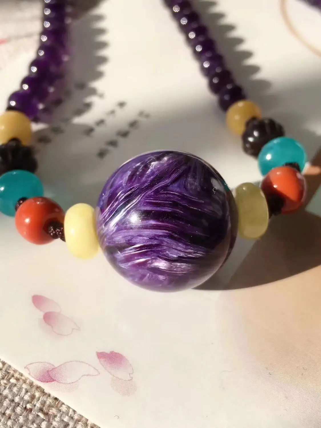 Отличный натуральный фиолетовый Charoite драгоценный камень кристалл ожерелье