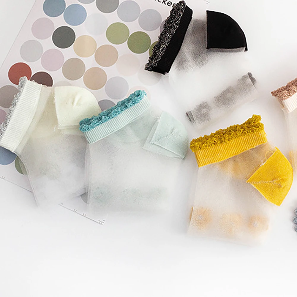 

1 Pairs Women Socks Summer Thin Glass Silk Socks Small Daisy Shallow Mouth Silver Lace Transparent Boat Socks