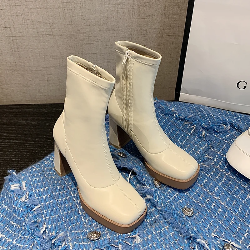 

Специальные горячие продажи 2021 зимние женские новые кожаные модные длинные модные сапоги с круглым носком на высоком каблуке популярные ул...