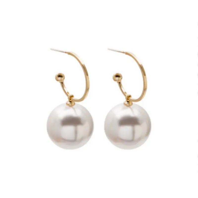 

Exaggerated Big Pearl Personality Fashion Earrings Women