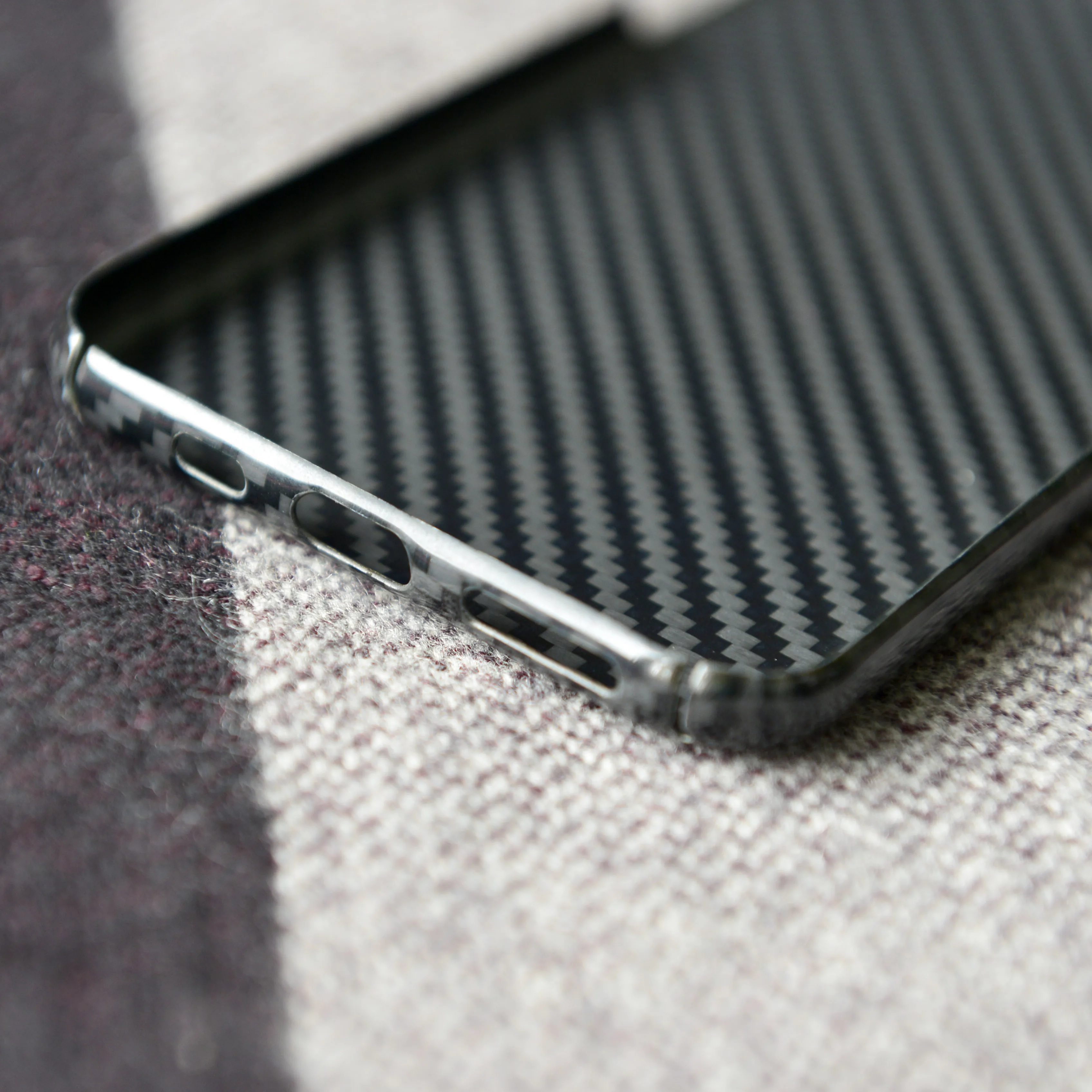 Улучшенный Суперлегкий глянцевый чехол из углеродного волокна для iPhone11