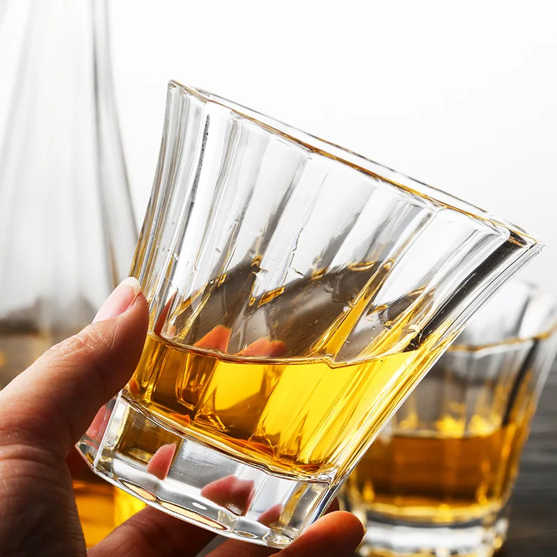 

luxury lead-free whiskey decanter set with 6 Pcs whiskey wine glass for Alcohol Bourbon Scotch 7 Pcs Set 200903-08