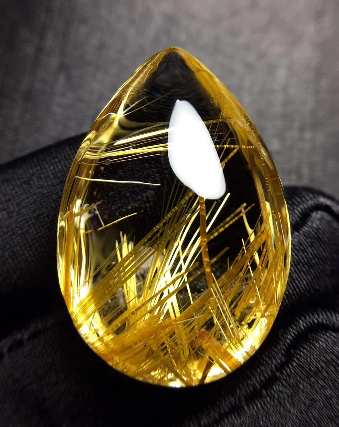 

Brazil Natural Gold Rutilated Quartz Barrel Pendant Women 35.2*24*14.8mm Clear Crystal Fashion Pendant Jewelry AAAAAA