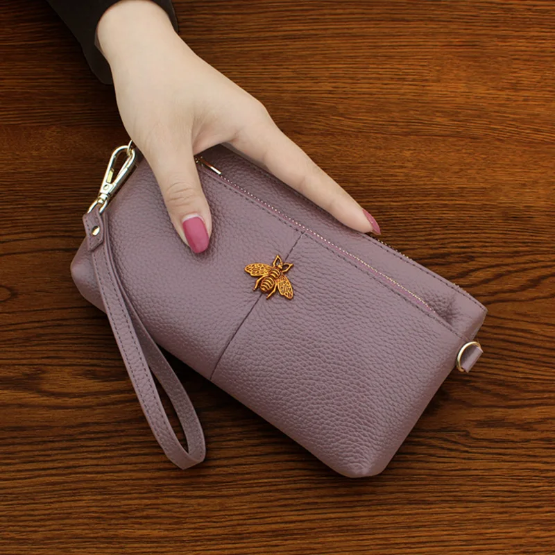 

2021 New Real Leather Clutch Bags Luxury Bee Hand Bag Clutches Brand Grained Cowhide Ladies Purses With Wrist Strap Party Clutch