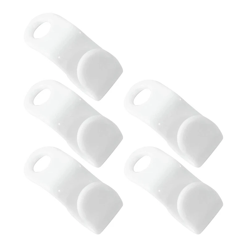 

Можно накладывать на крючок-вешалку для одежды