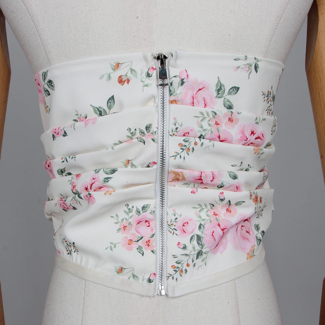 

Sale New Arrival Women Summer 2021 Sexy Designer Strapless Floral Tops Ladies Trendy Club Celebrity Crop Tops