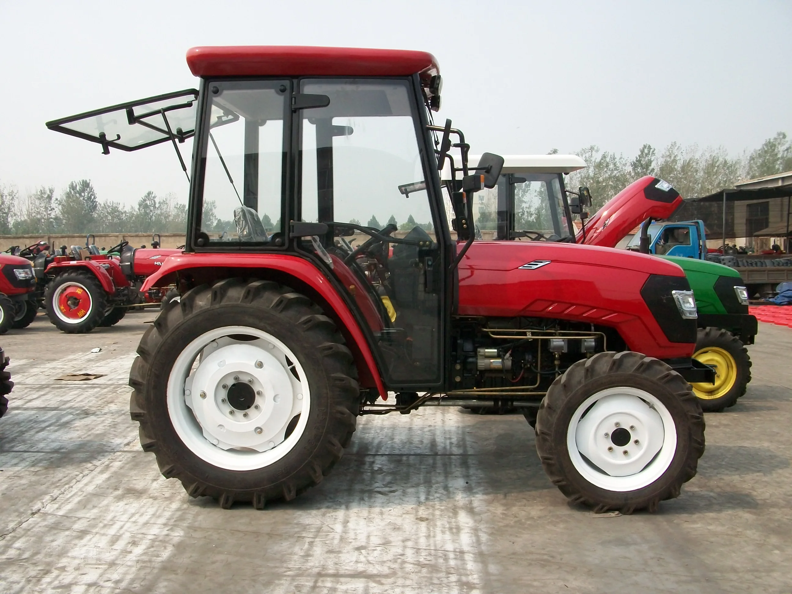 Новое гидравлическое оборудование для мини фермы 50HP 4 WD небольшой садовый