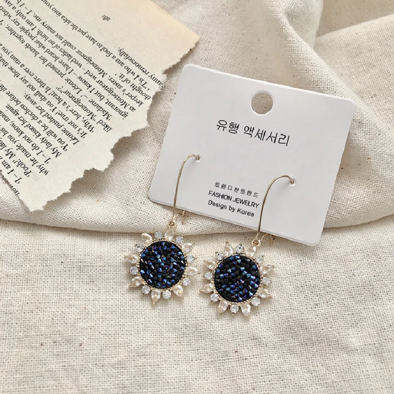 

Korean retro new geometric Diamond Sunflower high sense Earrings versatile minority Design Earrings Fashion Earrings women