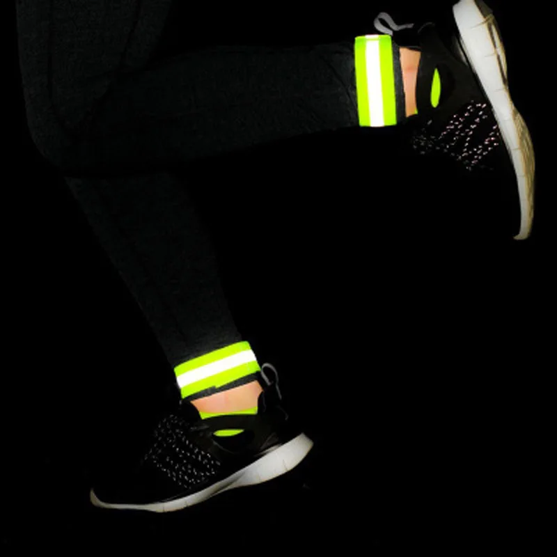 

A Pair of Outdoor Sports Reflective Bracelets Traffic Safety Riding Leggings Luminous Bands Night Running Arm Reflective Strips