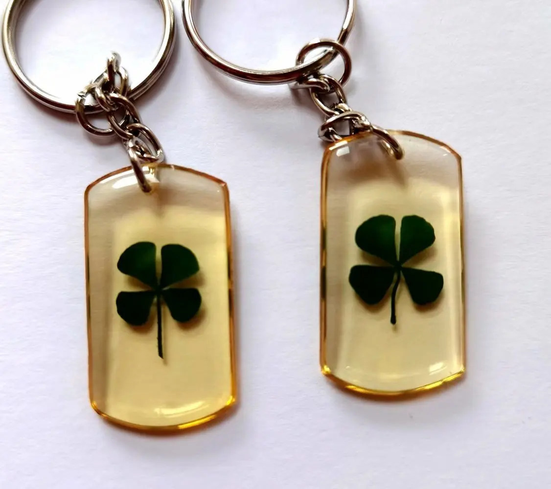 

50 pcs charming real four leaf clover keychain