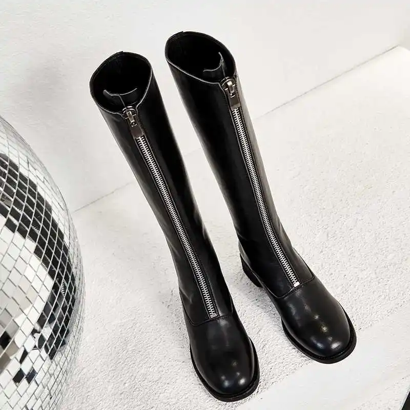 Новинка 2019 женские сапоги из эластичной кожи выше колена на молнии