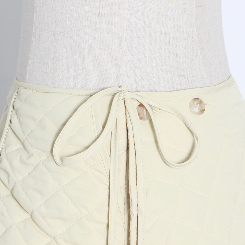 

CHICEVER, , , , 2021