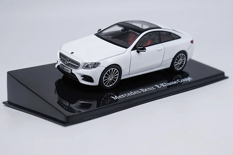1:43 E300 E-KASE Coupe модель сплава автомобиля статические высокой моделирования металлические модельные автомобили с оригинальной коробкой