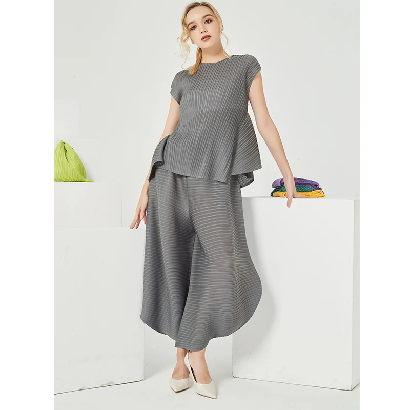 2020 summer women's sleeveless T-shirt set Miyak fold Large size slim temperament vest casual wide-leg pants two-piece suit Tied