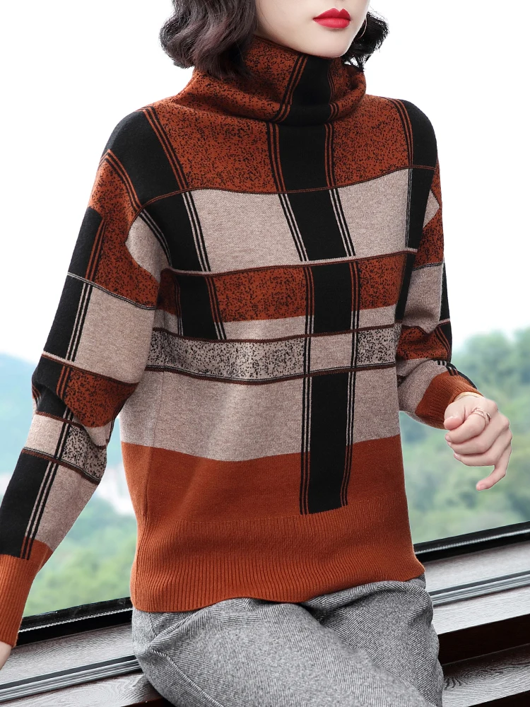 Свитер женский трикотажный с воротником-хомутом Осень-зима 2020 | Женская одежда