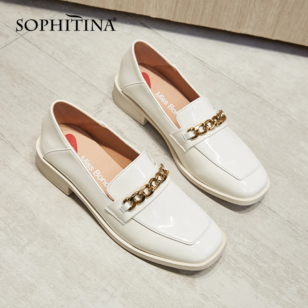 

Женские лакированные туфли SOPHITINA, повседневные лоферы, без застежки, квадратный носок, металлическая цепочка, элегантная выразительная обу...