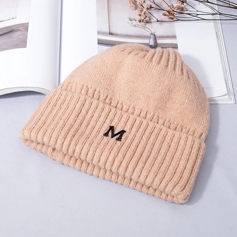 Женская шапка с буквенным принтом M Beanies однотонная шерстяная утолщенная зимняя