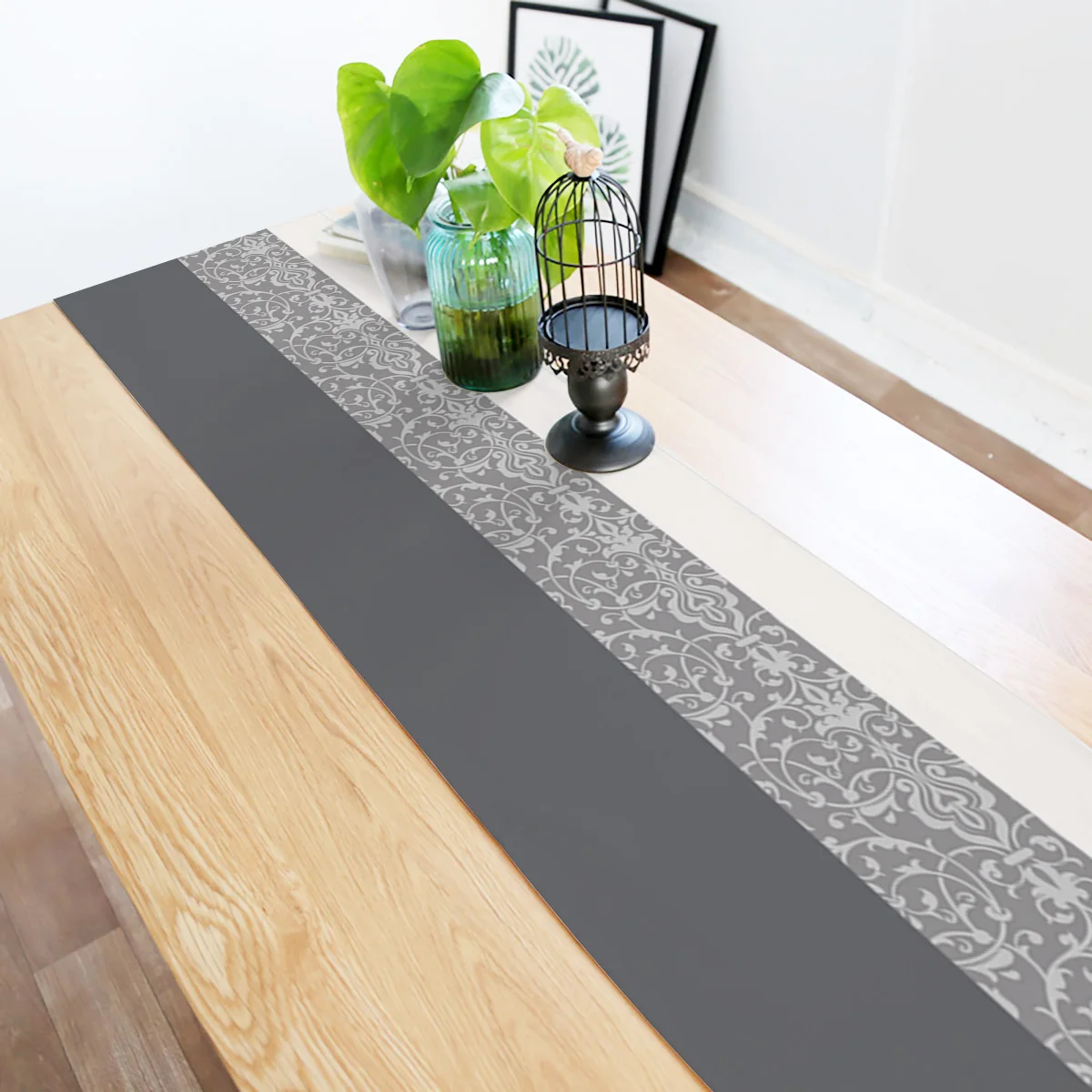 Современные скатерти в полоску и классическом стиле барокко для свадебной