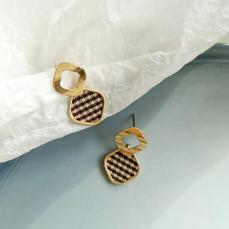 Винтажные черно белые простые мозаичные сетчатые серьги корейская мода