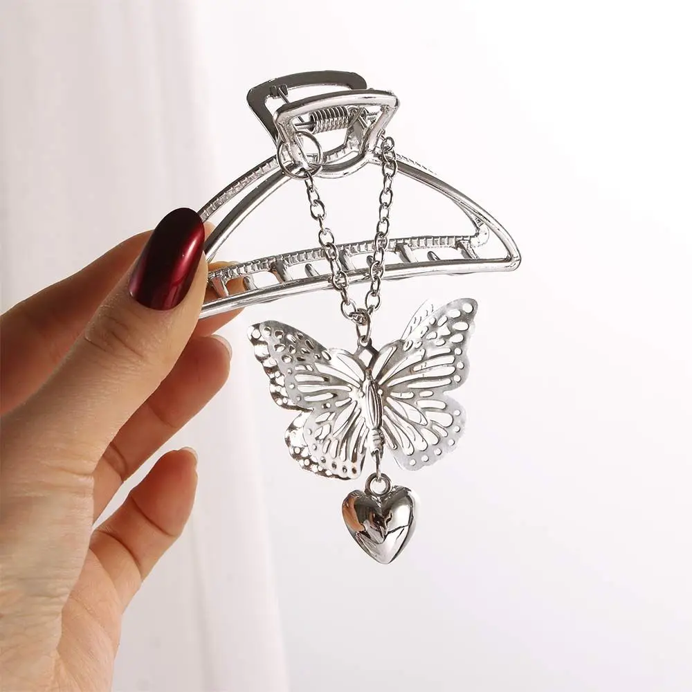 

Vintage Hollow Love Heart Pendant Party Jewelry Accessories Butterfly Hair Accessories Hair Clip Hair Claw Styling Tool