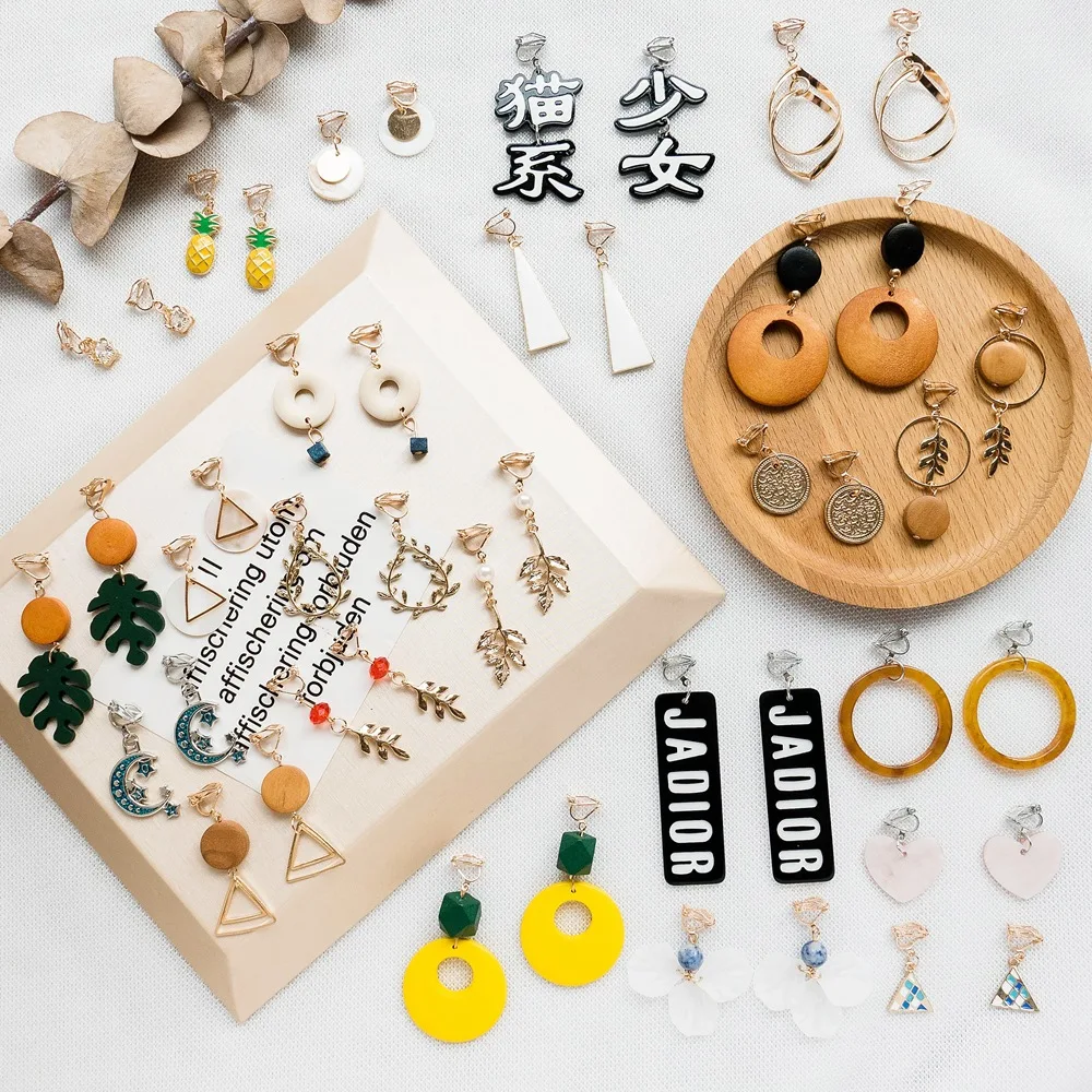 

Korea New Women's Geometric Pearl Clip on Earrings Fashion Simple Gold Small Metal Earring 2021 Fashion Jewelry Gifts Wholesale