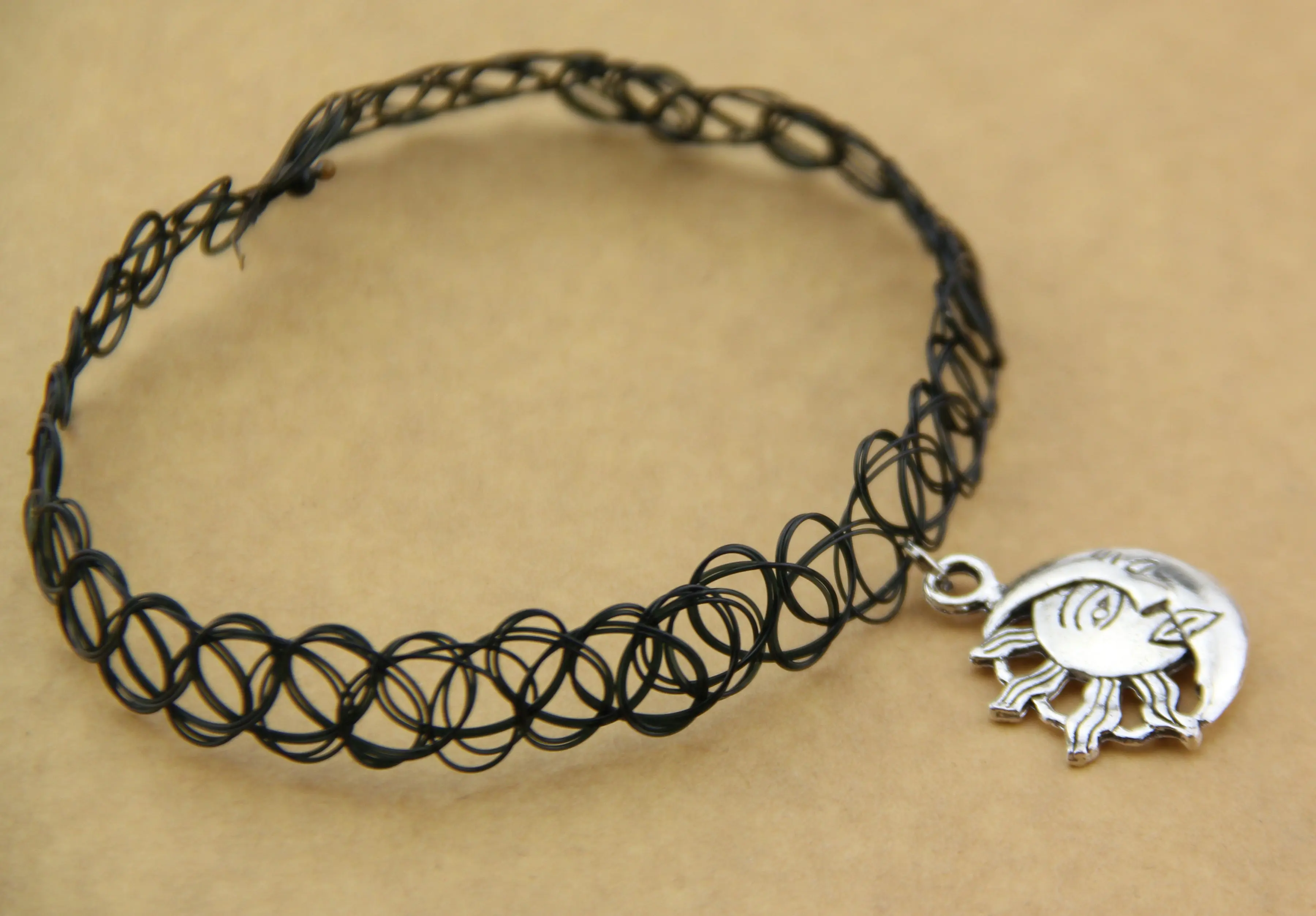 80s 90s 00s Sun In Moon эластичное ожерелье-чокер с татуировкой подвеска 90-е 1920-е