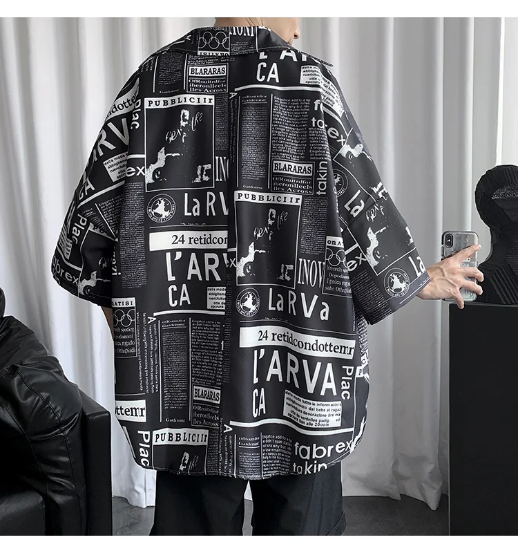

Newspaper shirt summer men's short-sleeved Japanese literature and art loose casual trend ins retro half-sleeved five-point slee