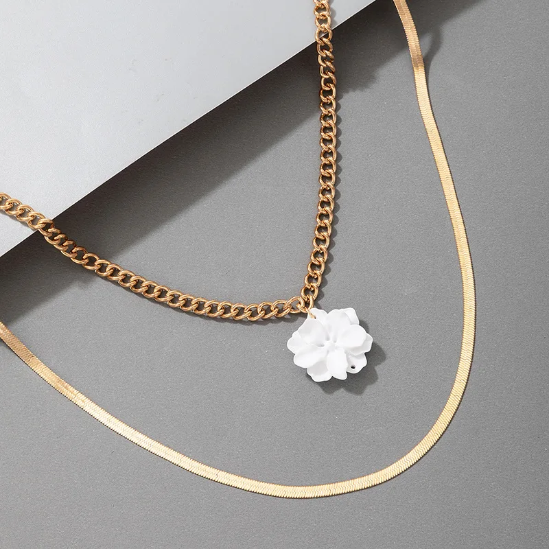 

New Women Necklace Bohemian Leaf Pendant Necklace for Women Trendy Sieve Silver Color Alloy Metal Multilayer Chain Party Jewelry