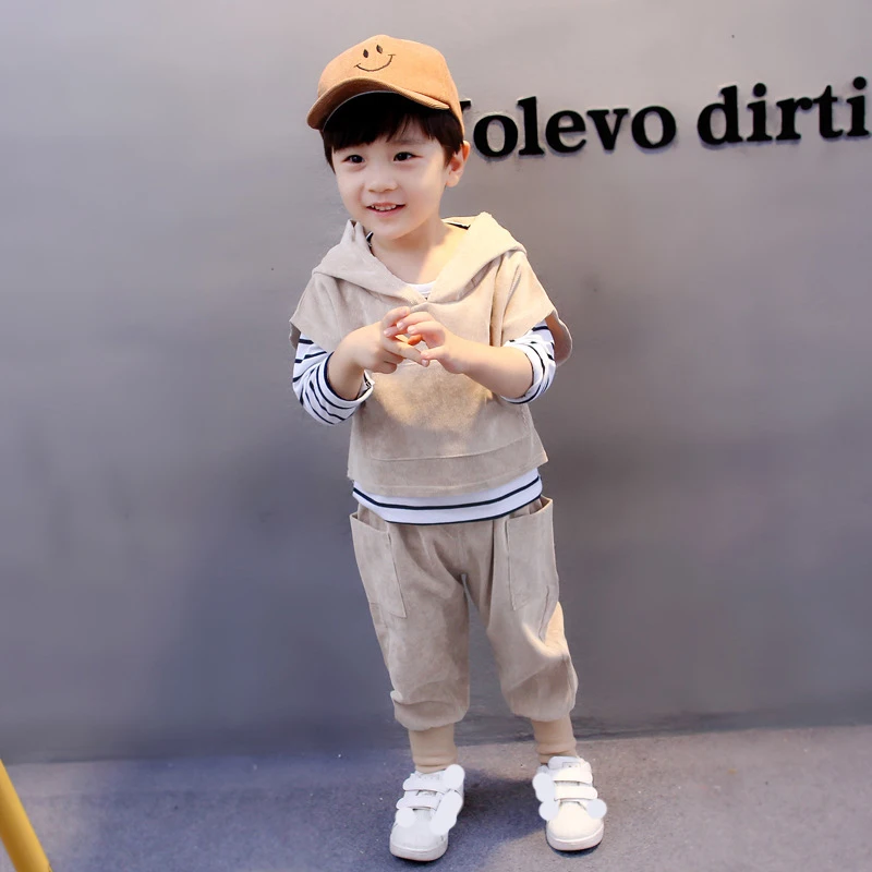 

Костюм спортивный осенний для маленьких мальчиков и девочек